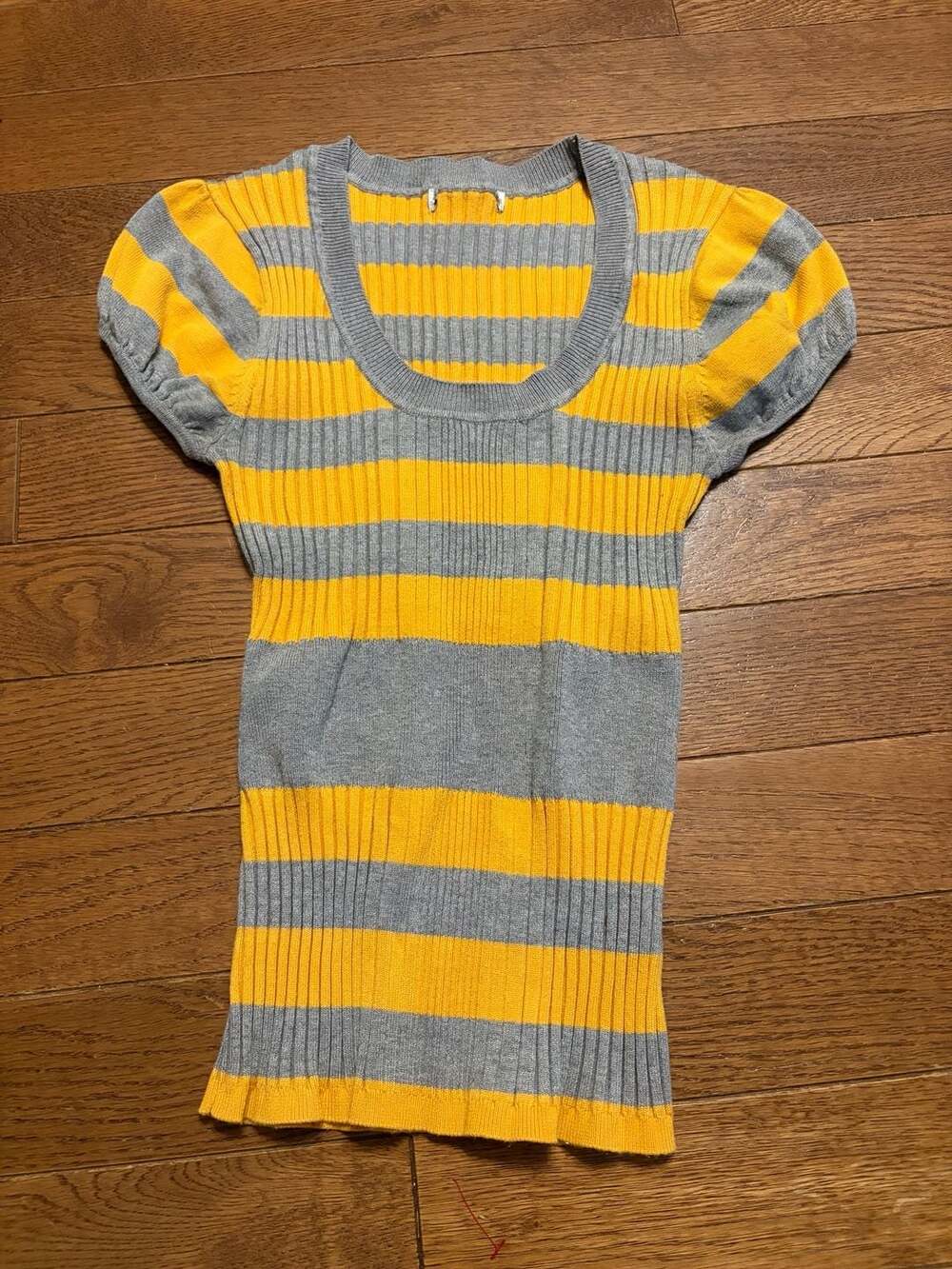 2000s knit sweater tee vintage yellow and gray...